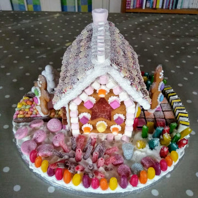 Centrepiece Gingerbread Houses (Medium & Large)