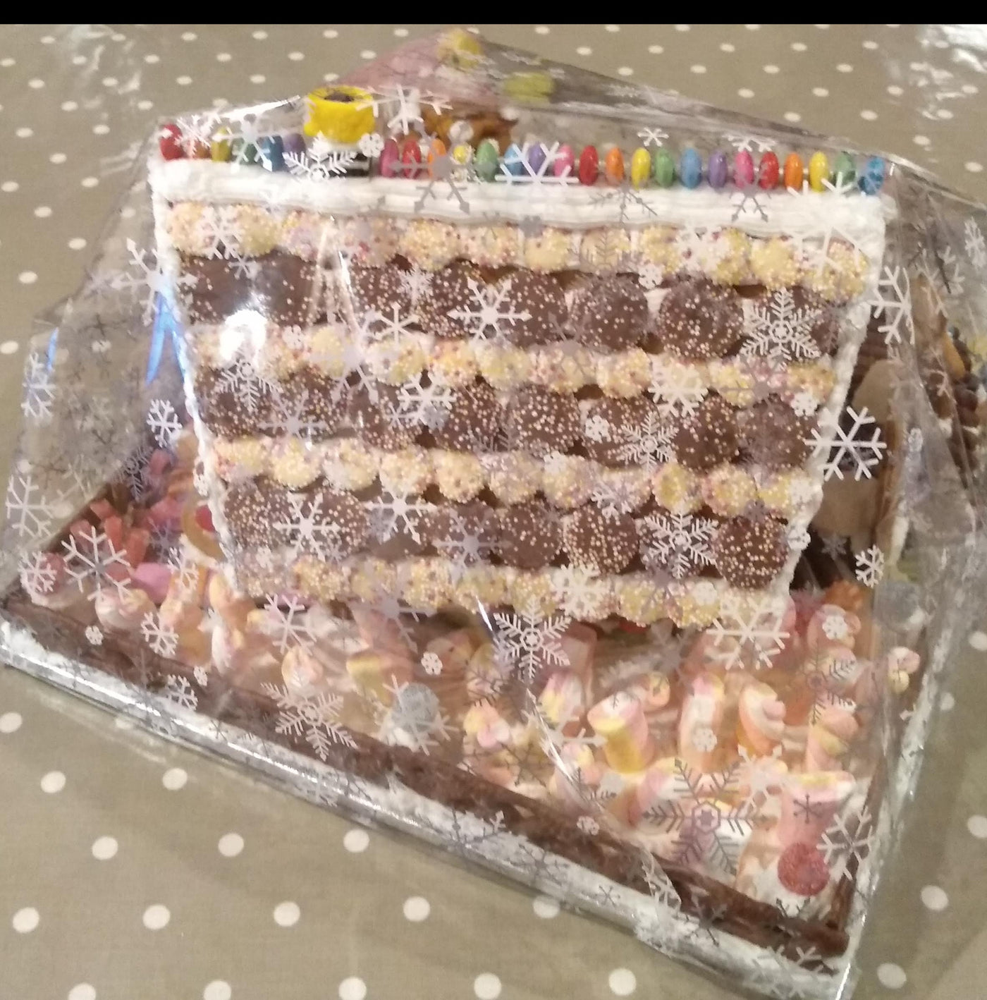 Centrepiece Gingerbread Houses (Medium & Large)