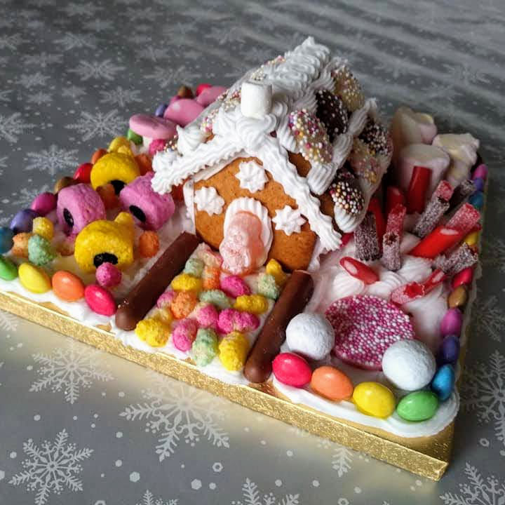 Little Gingerbread House & Garden