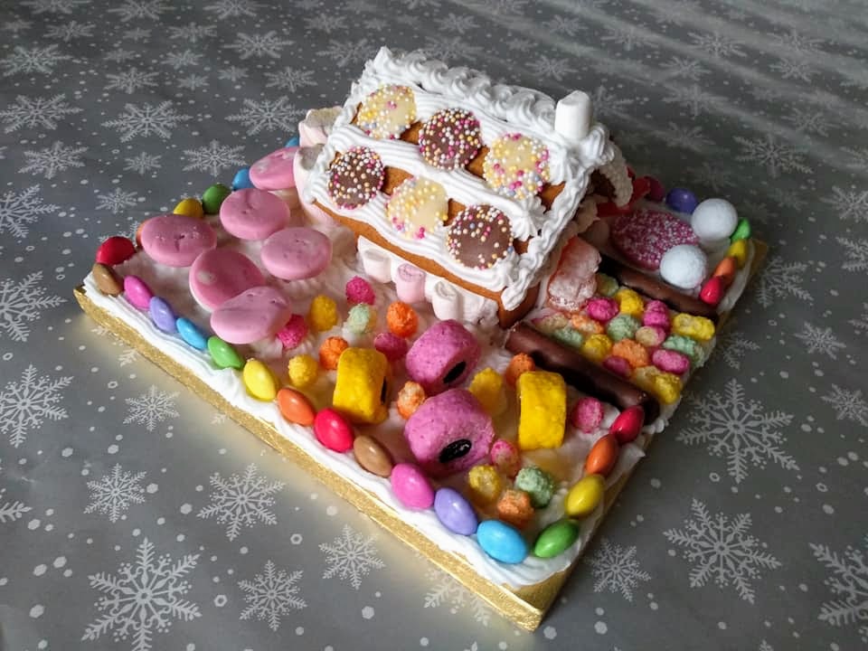 Little Gingerbread House & Garden